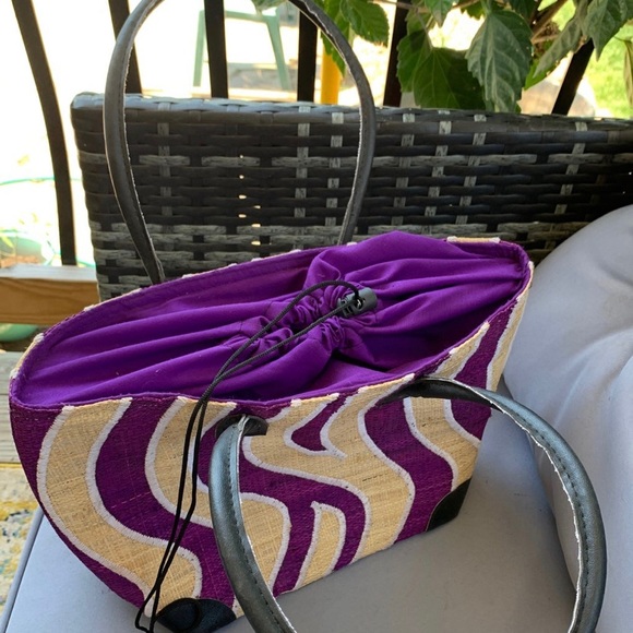 Purse - Picture 2 of 3